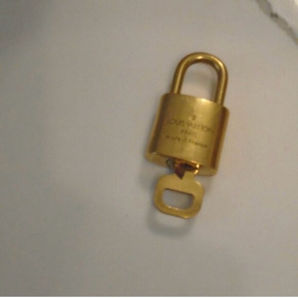 REAL GOLD  Authentic Louis Vuitton lock and key #308 - Picture 3 of 4